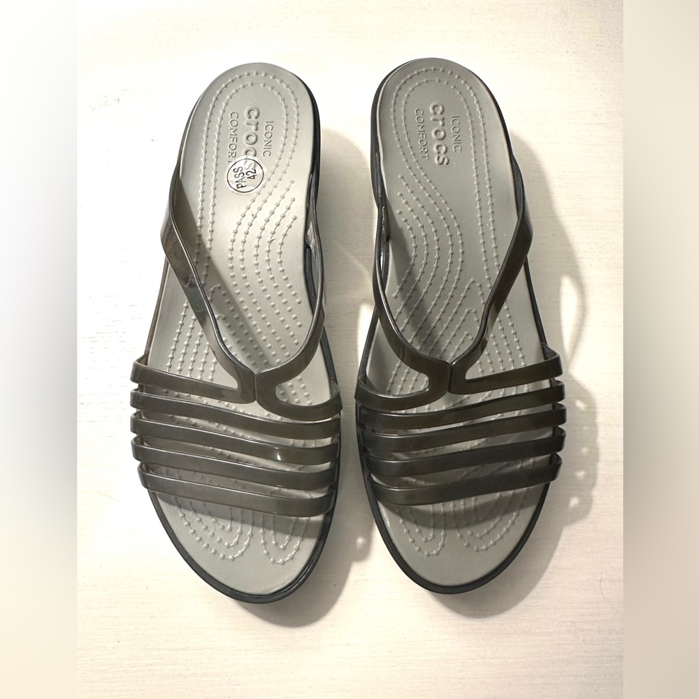 Crocs Isabella Mini Wedge Sandals - Dark Gray/Black